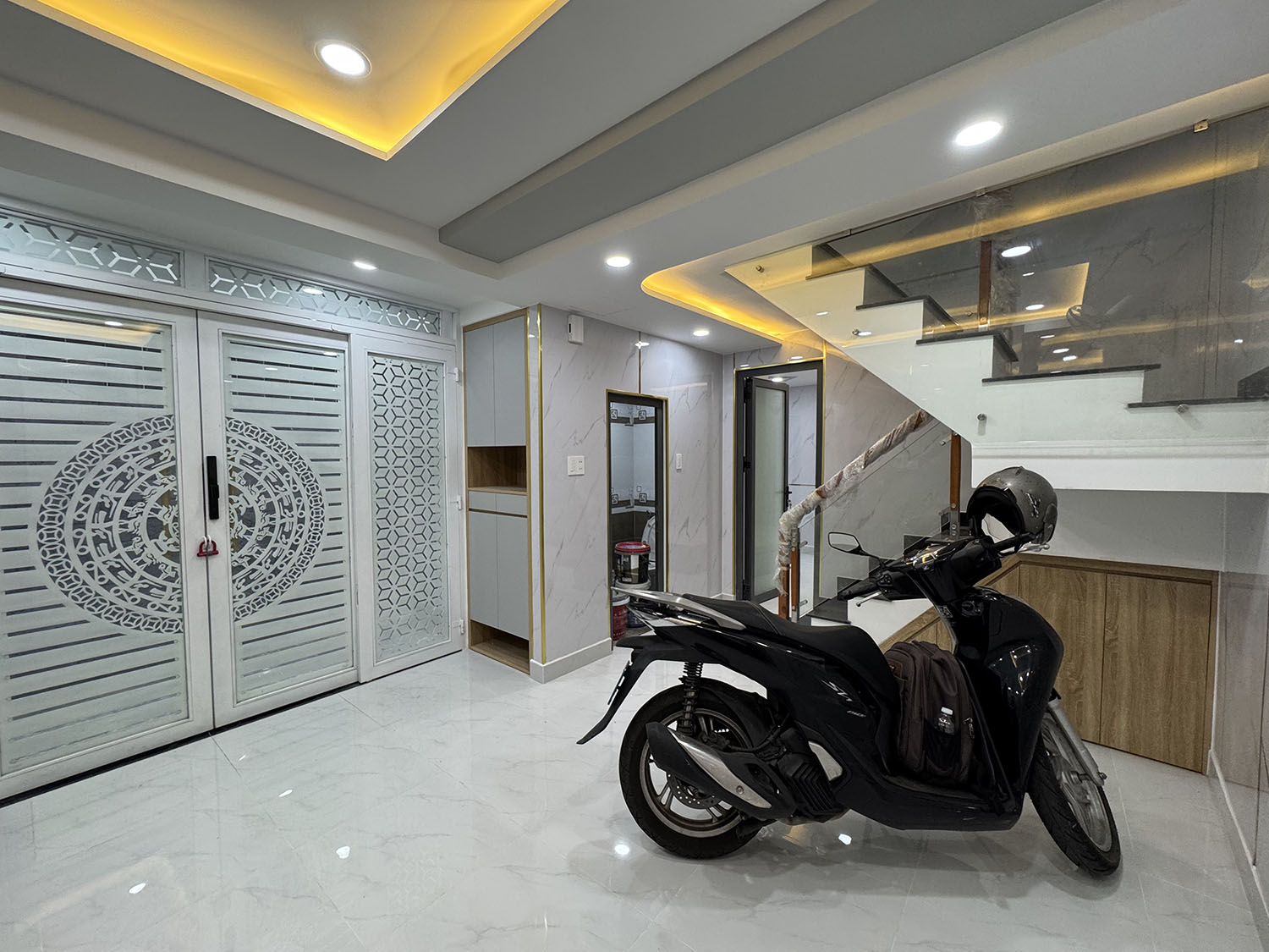 Biệt thự mini t.kế Tân Cổ Điển đẹp lung linh mặt tiền thụt (sát và liền kế mặt tiền ) Đoàn Thị Điểm